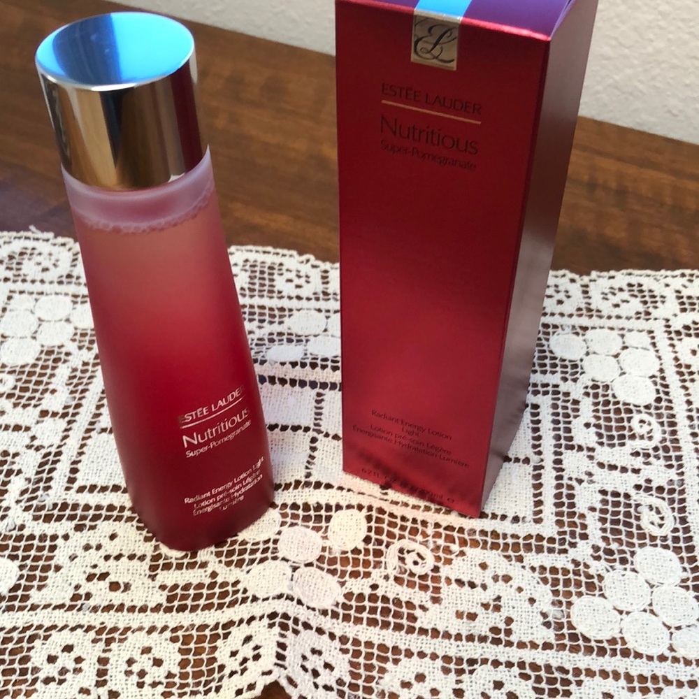 Estée Lauder Nutritious Super Pomegranate
